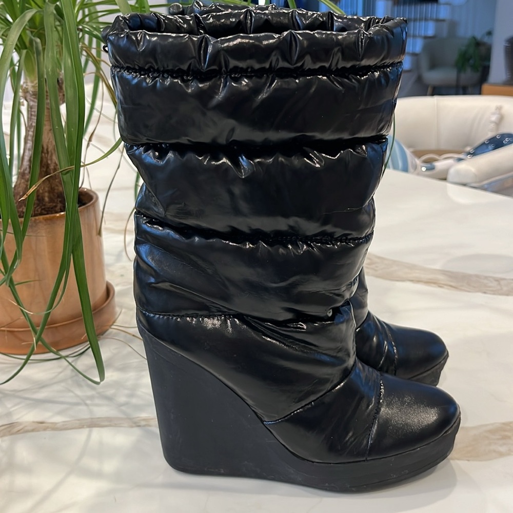 EUC Coach Farran Sport 4.5” wedge heels incl 1” platform fleece lined nylon boot